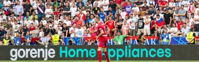 全球搏彩平台-【欧洲杯】约维奇压哨绝平，塞尔维亚1-1斯洛文尼亚