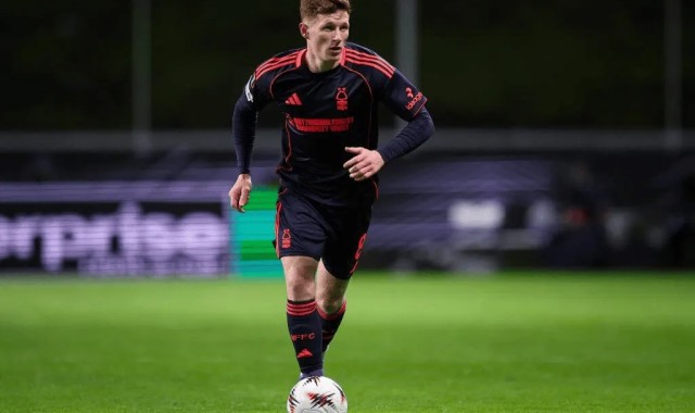 ky体育app-TA：曼联重启梅努续约谈判；今夏中场头号目标确认为安德森