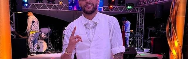 赛事直播-回巴西养伤 新年期间拄拐杖狂欢3天 内马尔挨批！